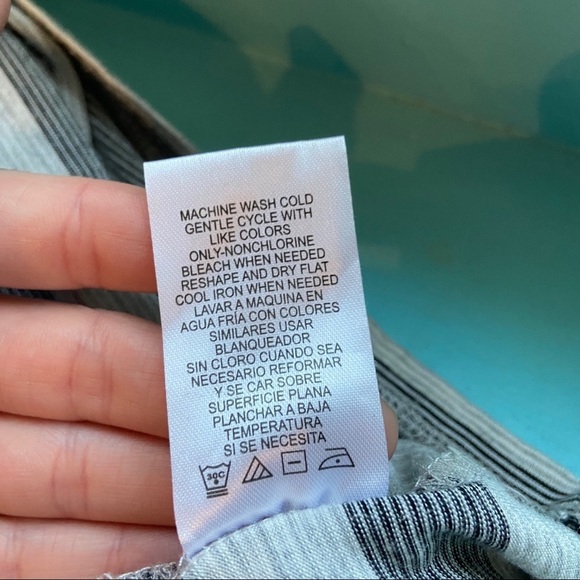 C🛍3/$25 Olive & oak women’s striped dress in size small - Picture 6 of 6